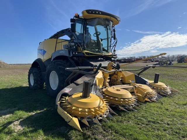 Image of New Holland FR650 equipment image 3
