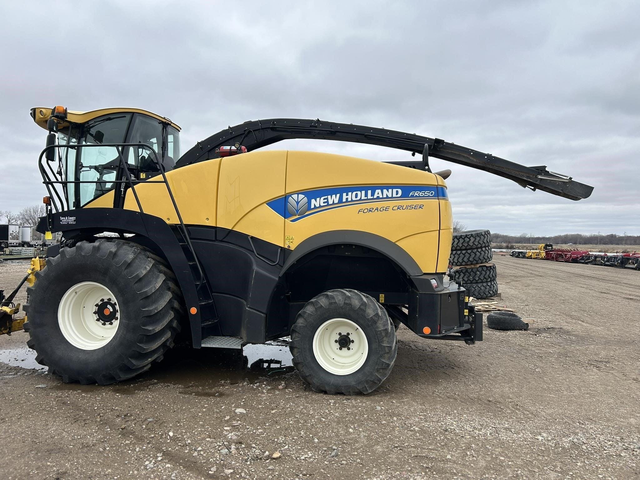 2017 New Holland FR650 Equipment Image0