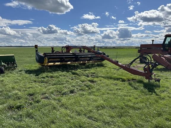 Image of New Holland H7150 equipment image 1