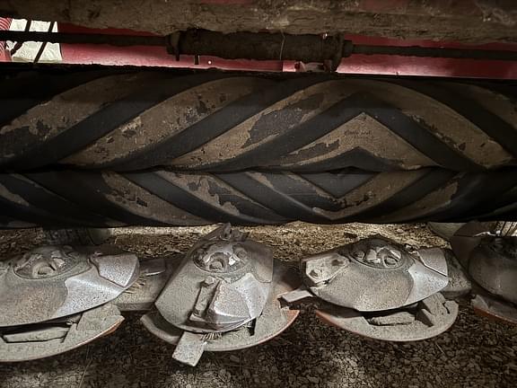 Image of New Holland H7220 equipment image 3