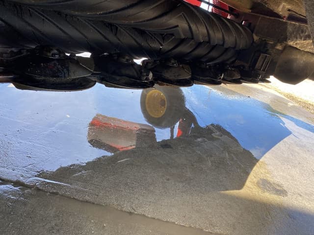 Image of New Holland H7230 equipment image 3