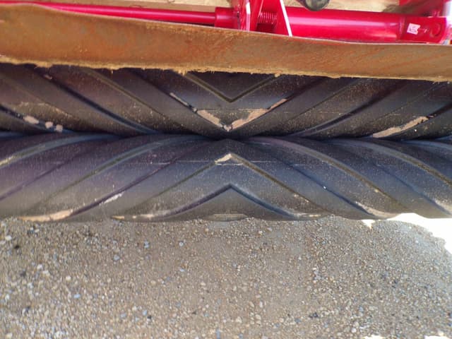 Image of New Holland H7230 equipment image 3