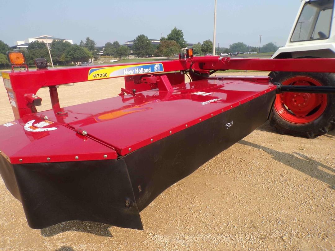 Image of New Holland H7230 Primary image