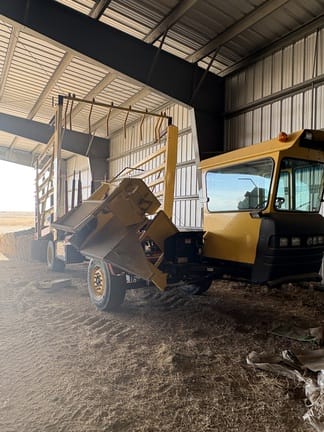 2017 New Holland H9870 Equipment Image0