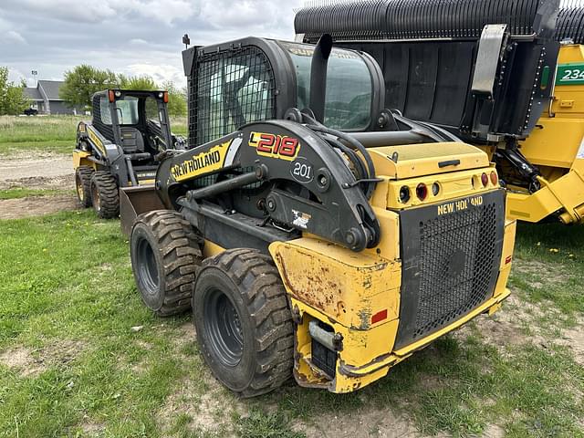 Image of New Holland L218 equipment image 2