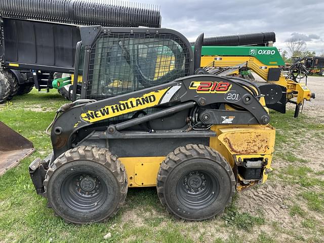 Image of New Holland L218 equipment image 1