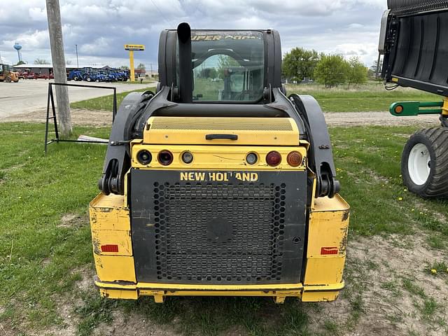 Image of New Holland L218 equipment image 3