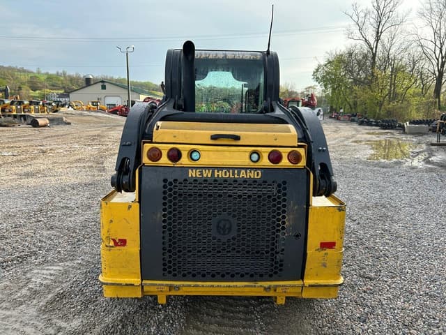 Image of New Holland L218 equipment image 2