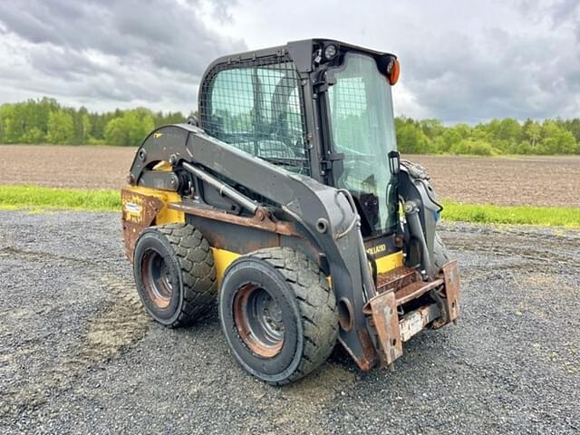 Image of New Holland L218 equipment image 2