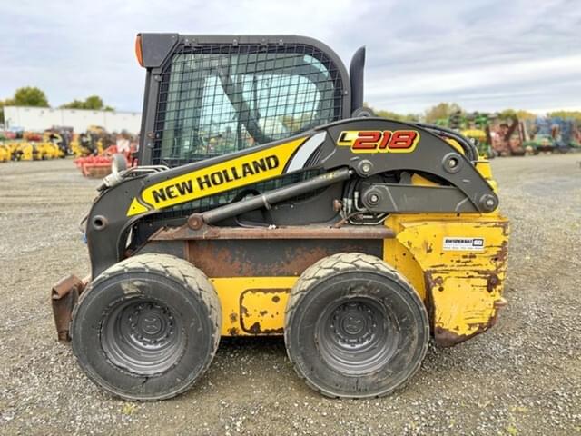 Image of New Holland L218 equipment image 3