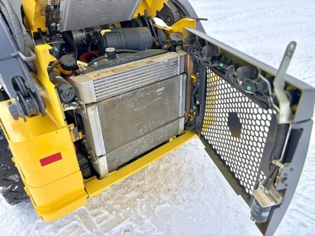 Image of New Holland L218 equipment image 3