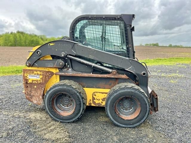 Image of New Holland L218 equipment image 4