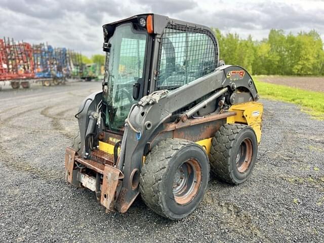 Image of New Holland L218 equipment image 1