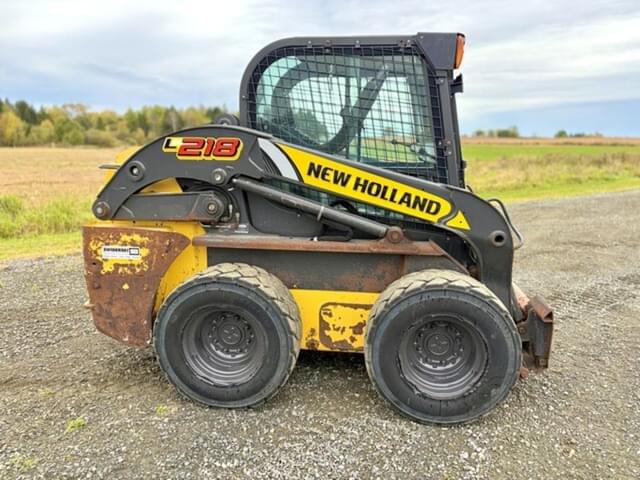 Image of New Holland L218 equipment image 4