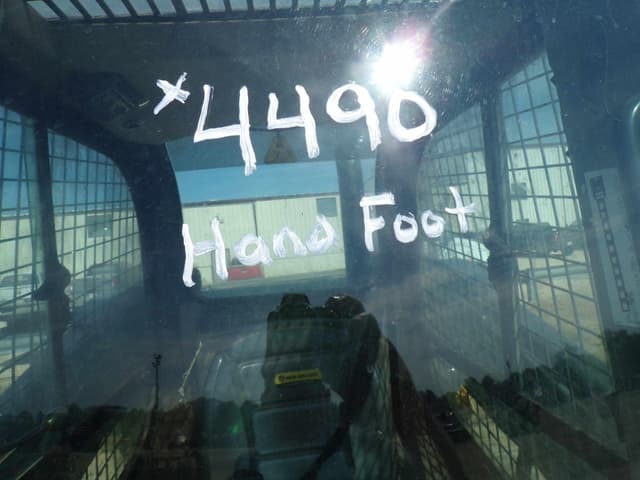 Image of New Holland L220 equipment image 1
