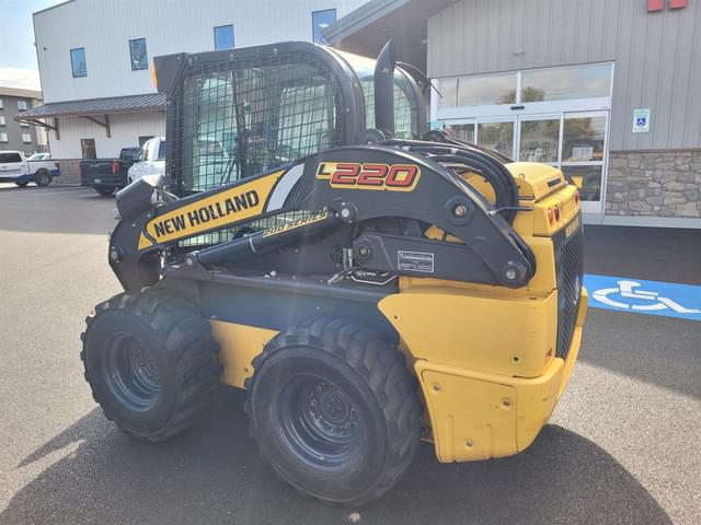 Image of New Holland L220 equipment image 1