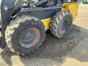 Main image New Holland L220 10