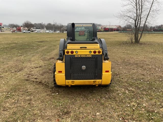 Image of New Holland L220 equipment image 3
