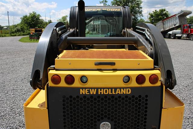 Image of New Holland L228 equipment image 4
