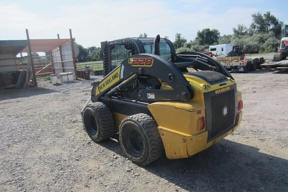 Image of New Holland L228 equipment image 2