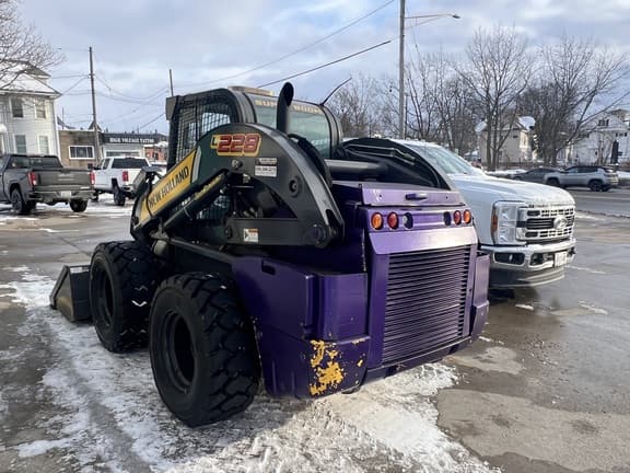 Image of New Holland L228 equipment image 2