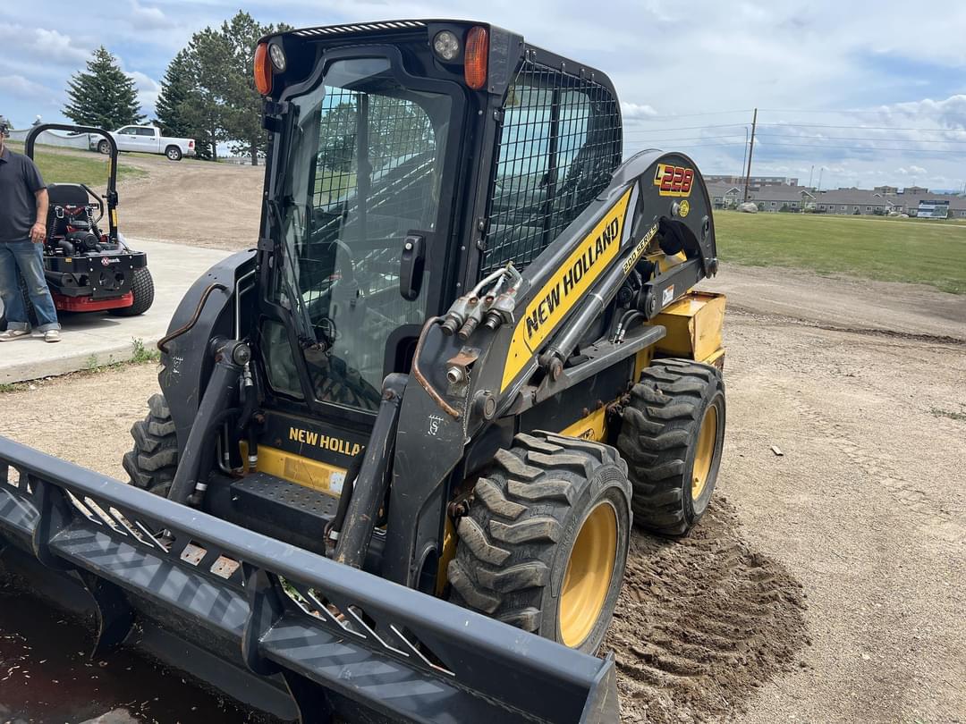Image of New Holland L228 Primary image