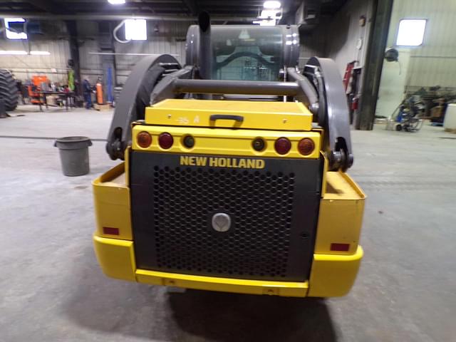 Image of New Holland L228 equipment image 4