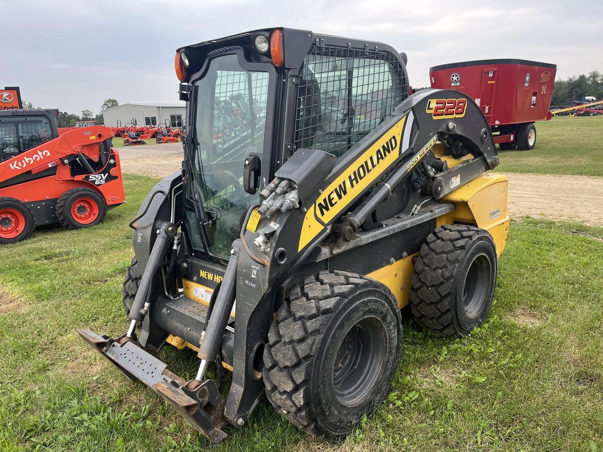 2017 New Holland L228 Equipment Image0