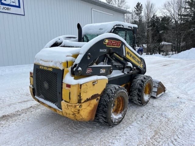 Image of New Holland L228 equipment image 2