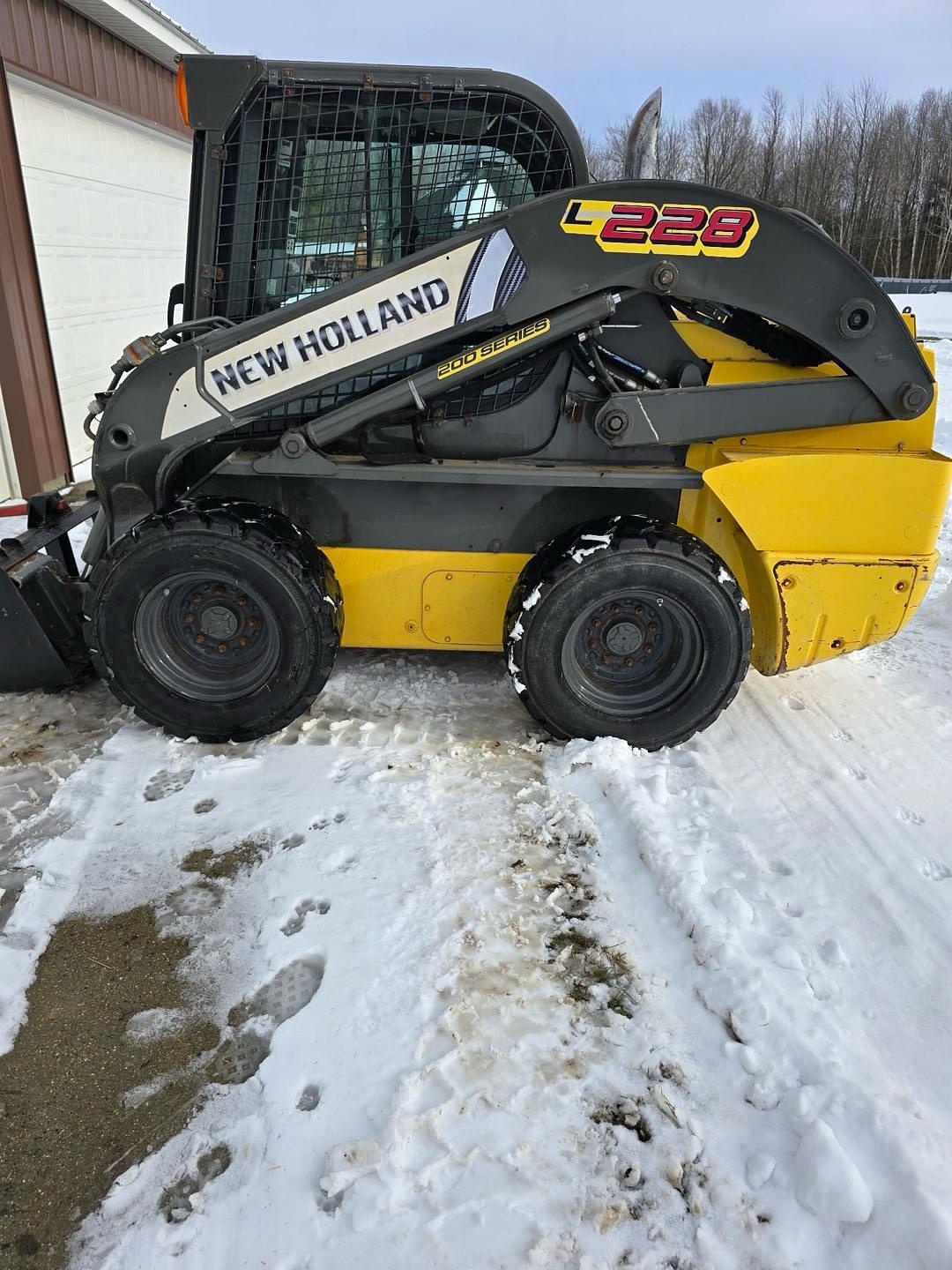 Image of New Holland L228 Primary image