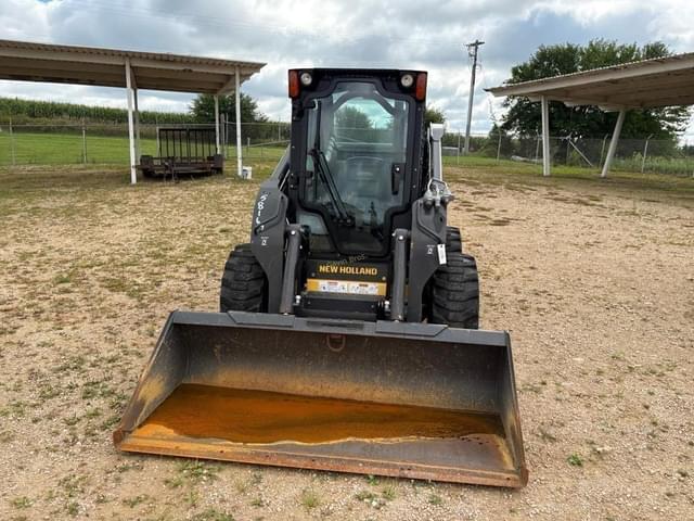 Image of New Holland L228 equipment image 1