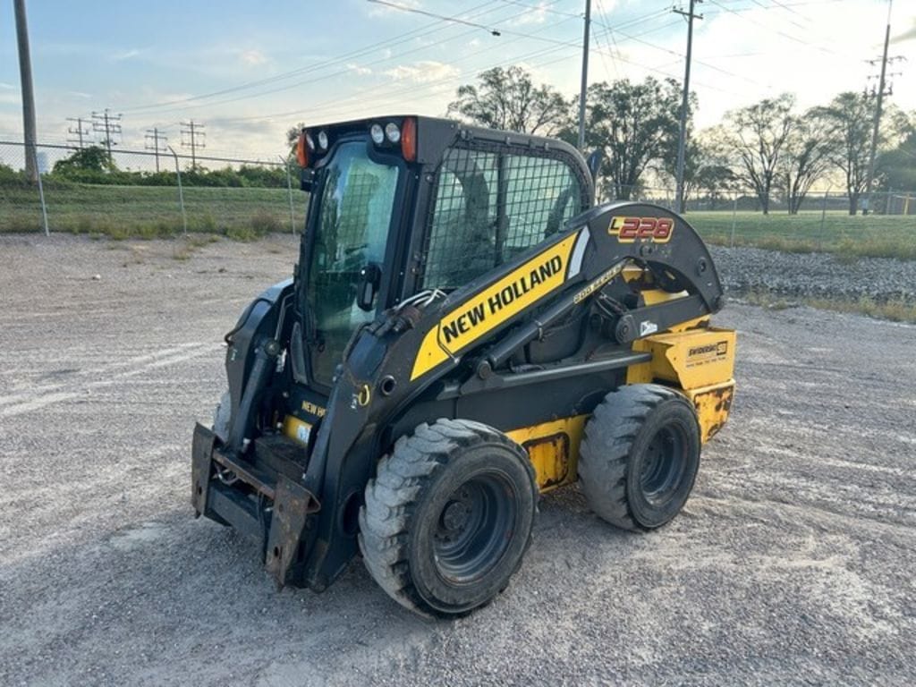 2017 New Holland L228 Equipment Image0