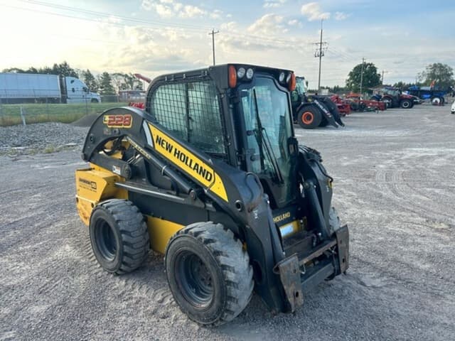 Image of New Holland L228 equipment image 2
