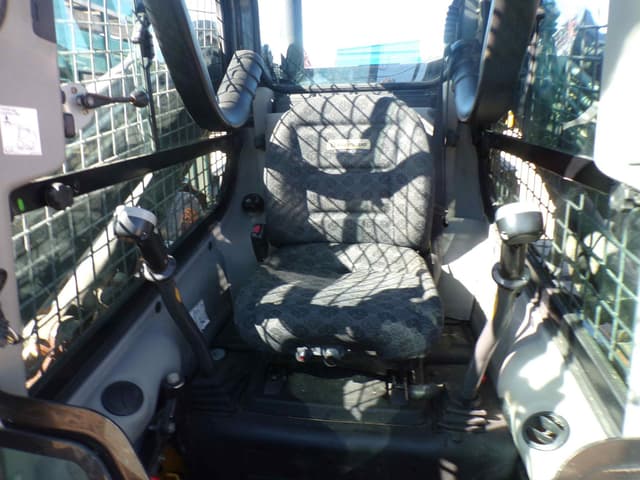 Image of New Holland L234 equipment image 3