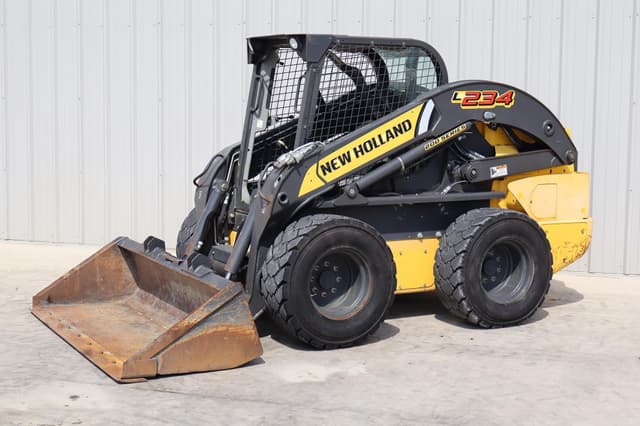 Image of New Holland L234 equipment image 3