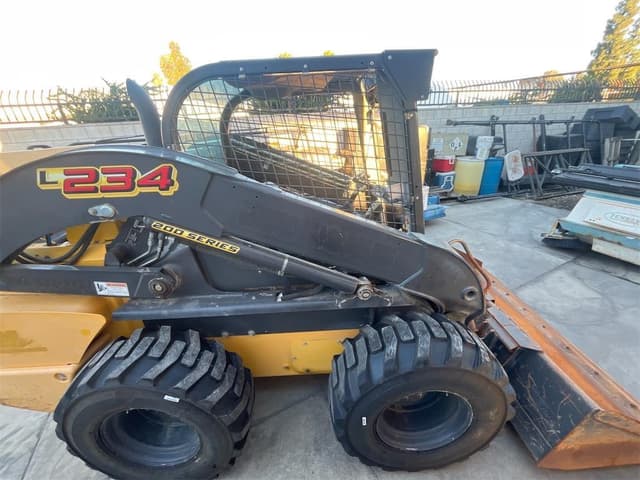 Image of New Holland L234 equipment image 3