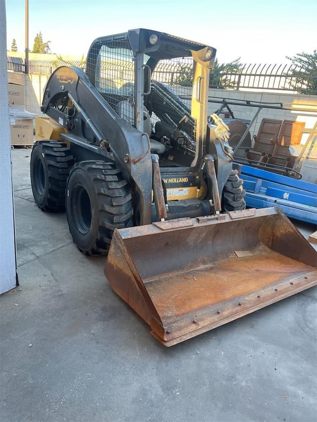 Image of New Holland L234 equipment image 2