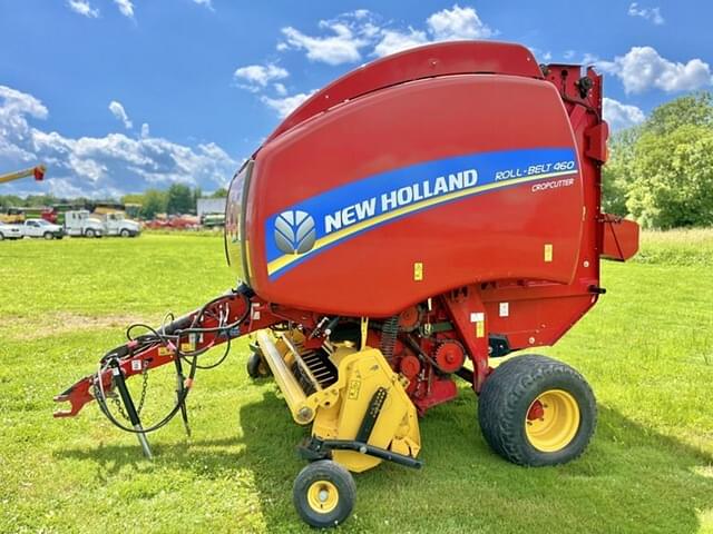 Image of New Holland RB460 CropCutter equipment image 2