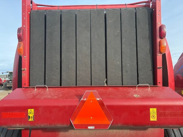 Image of New Holland RB560 equipment image 4