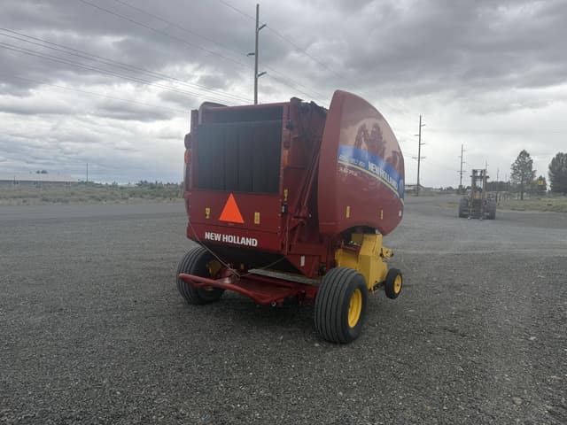 Image of New Holland RB450 equipment image 2