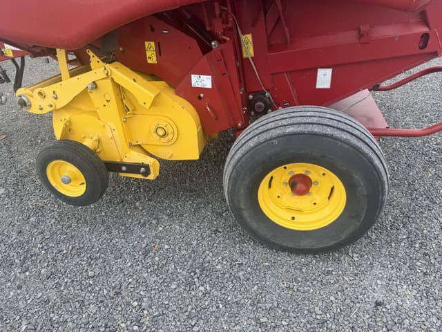 Image of New Holland RB450 equipment image 4