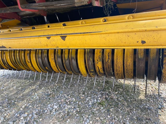 Image of New Holland RB450 equipment image 4