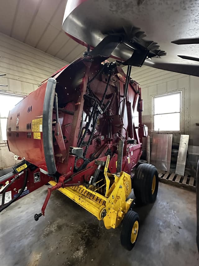 Image of New Holland RB460 equipment image 3