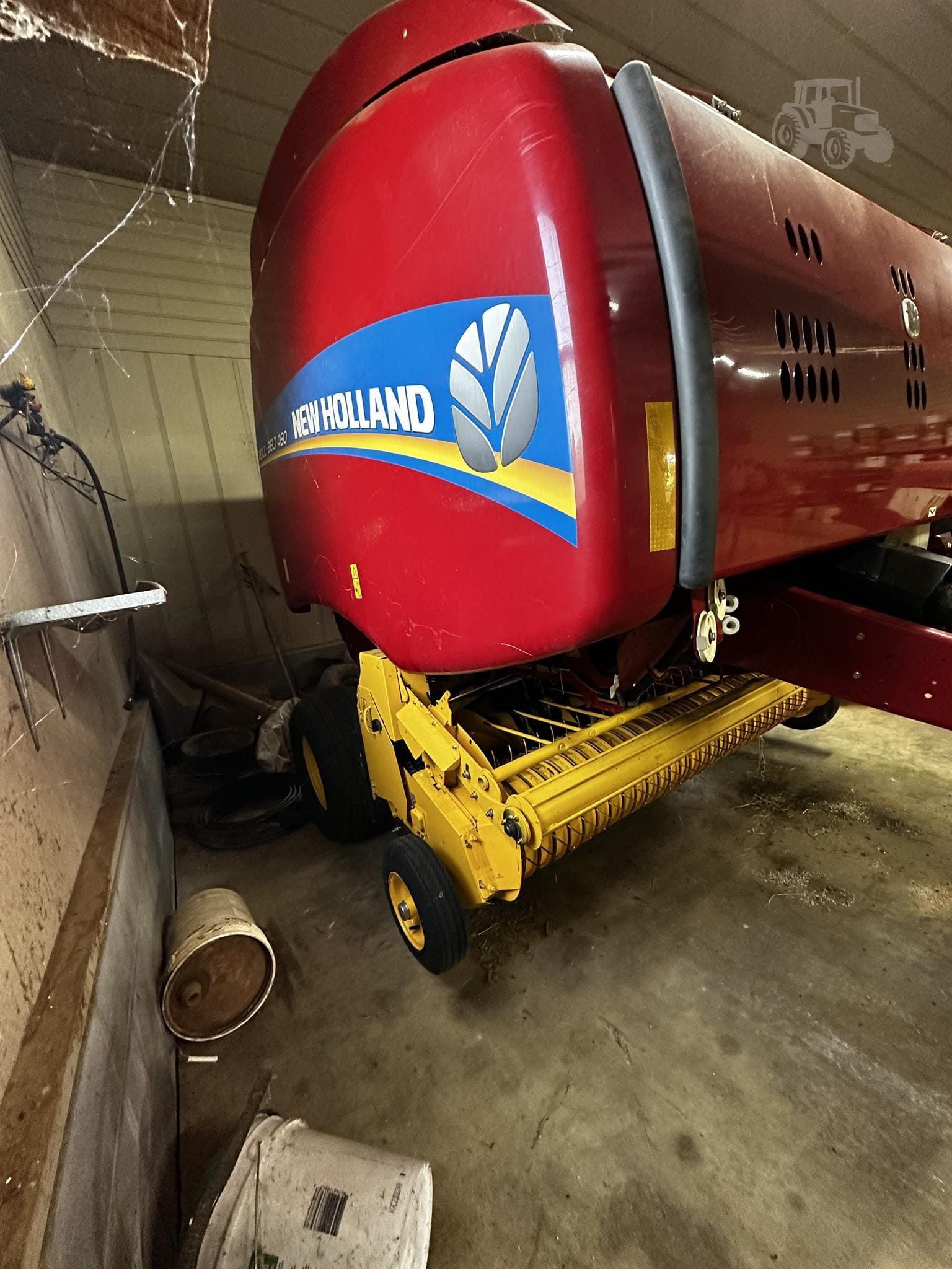 2017 New Holland RB460 Equipment Image0