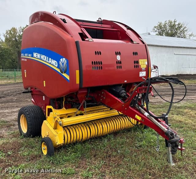 Image of New Holland RB460 equipment image 2