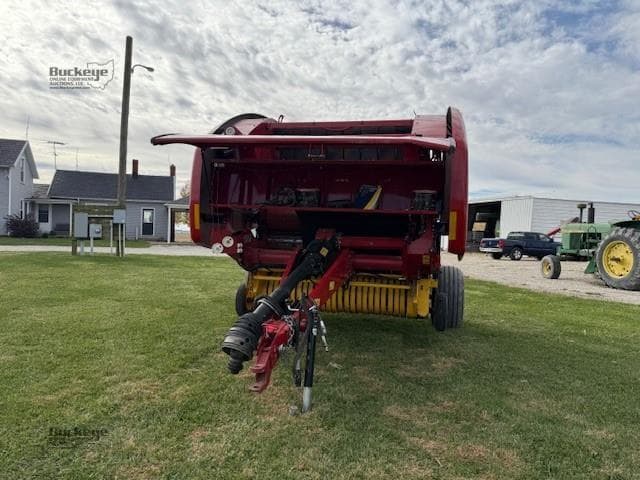 Image of New Holland RB550 equipment image 2