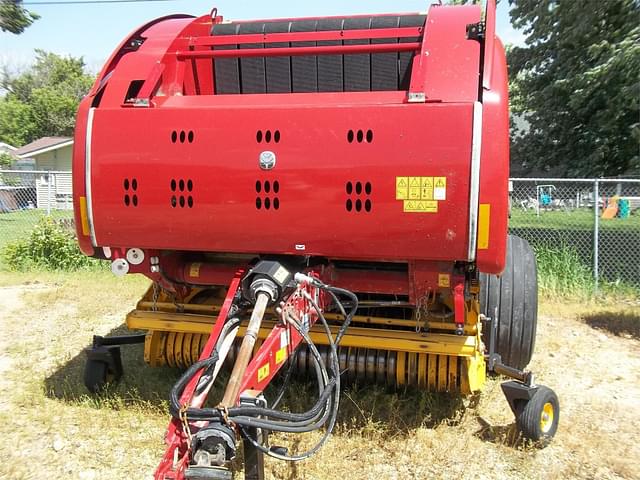 Image of New Holland RB560 Specialty Crop equipment image 1