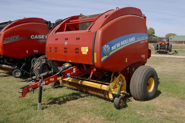 Image of New Holland RB560 Specialty Crop equipment image 3