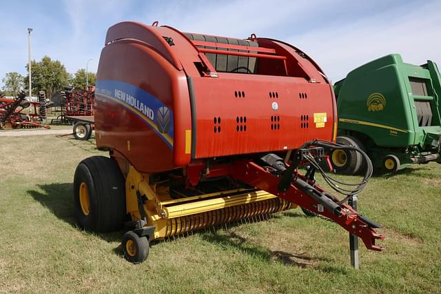 Image of New Holland RB560 Specialty Crop equipment image 1
