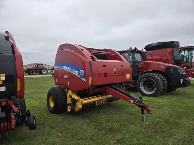 Image of New Holland RB560 Specialty Crop equipment image 2